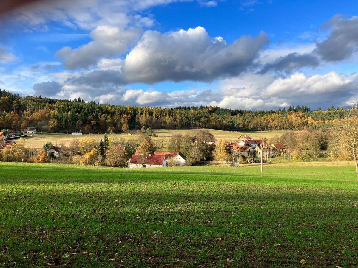 Mlyn Kamenice Klucenice Buitenkant foto