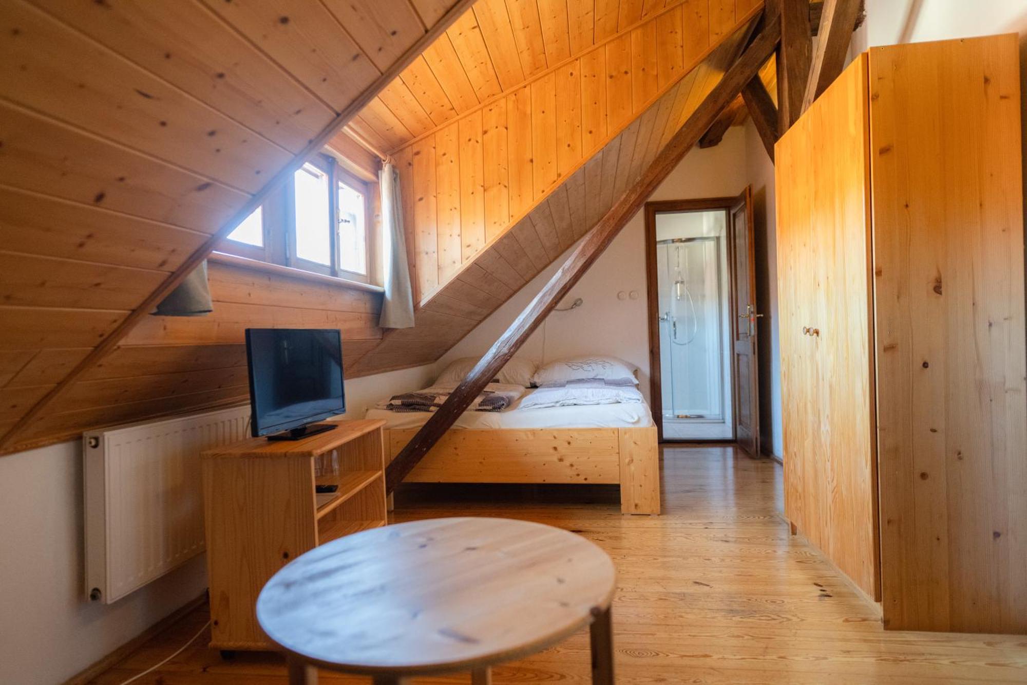 Mlyn Kamenice Klucenice Buitenkant foto