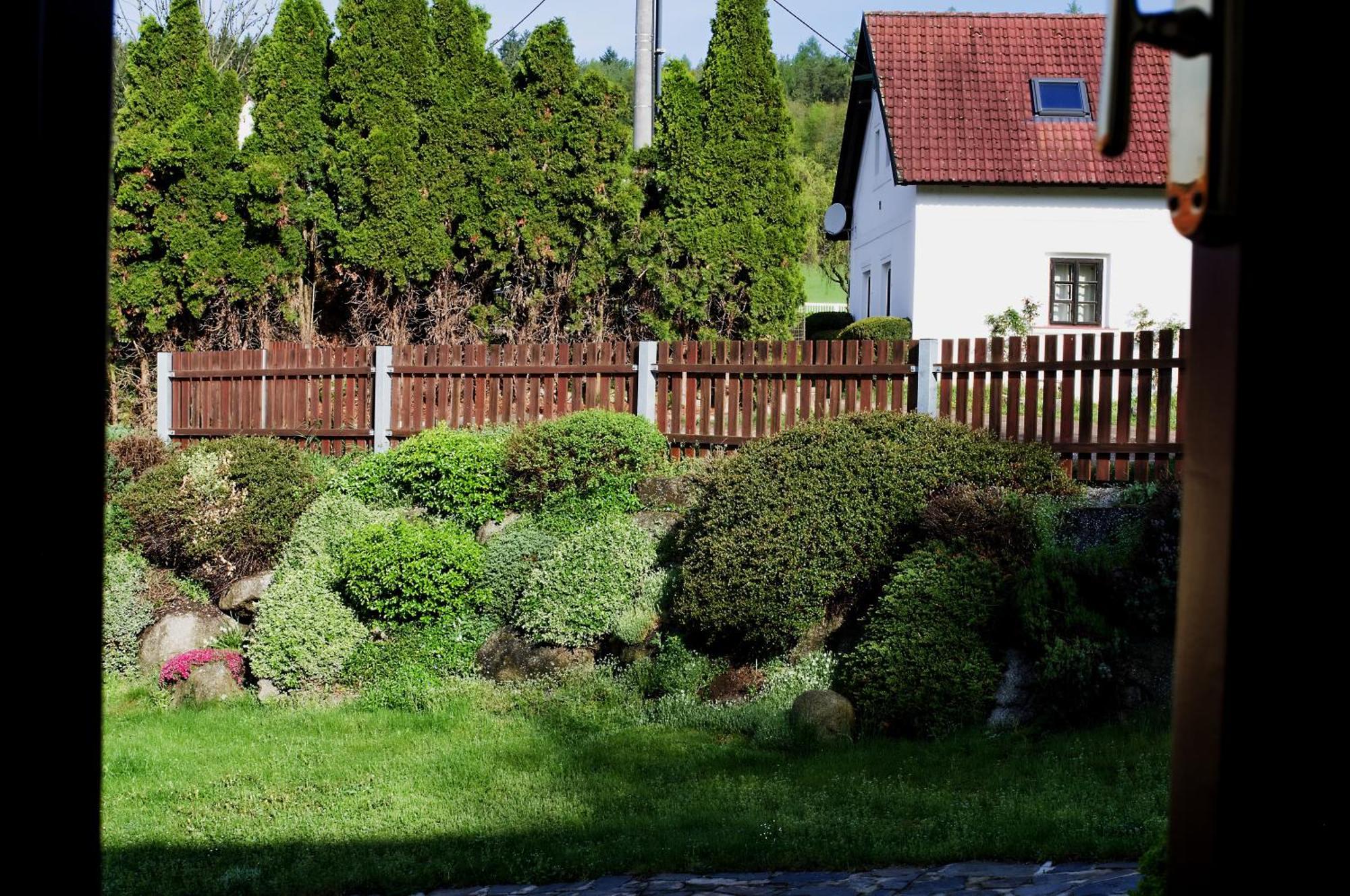 Mlyn Kamenice Klucenice Buitenkant foto